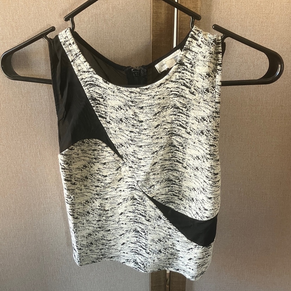 FINAL MARKDOWN Silence + Noise Monochrome Tank Top small